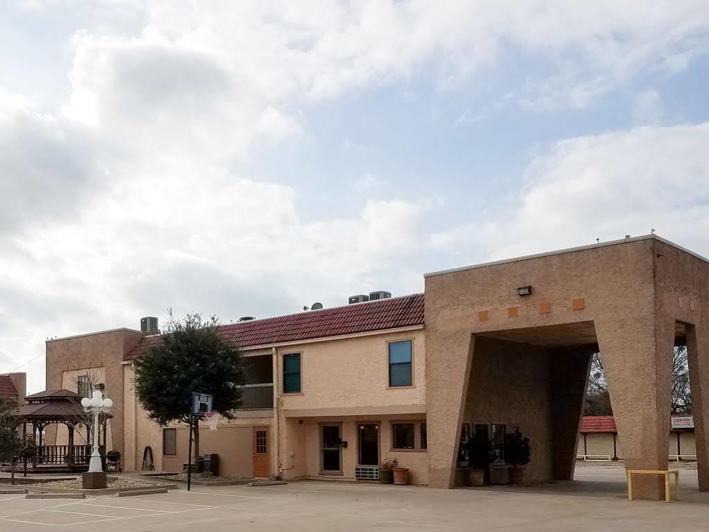 Oyo Hotel Groesbeck Exterior foto